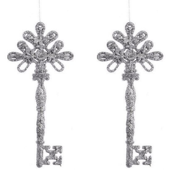 2x Kerstversiering decoratie hangers zilveren sleutels 17 cm