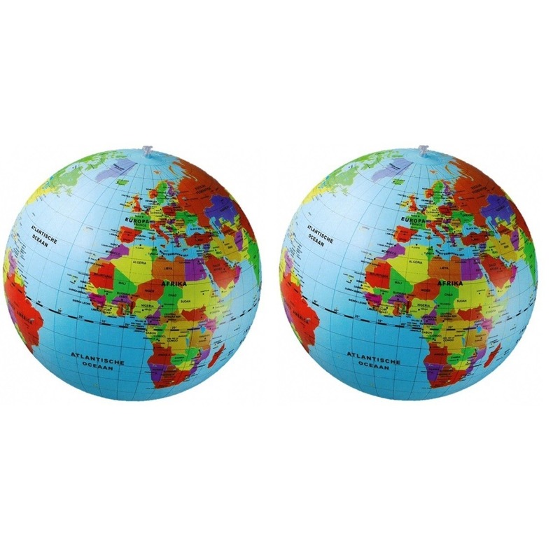 2x Opblaas wereldbol-aarde strandballen 50 cm waterspeelgoed