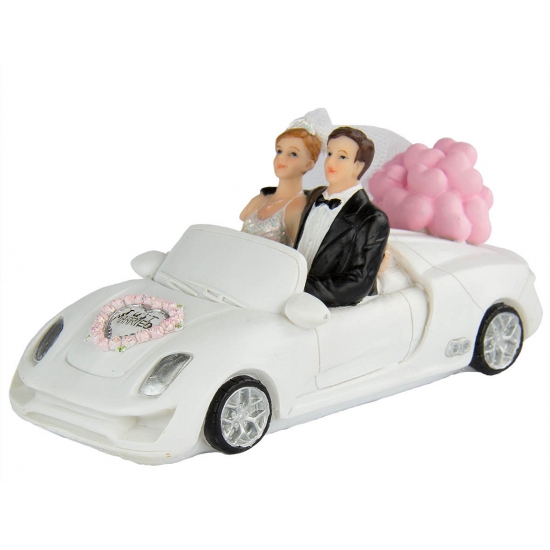 Trouw figuurtje bruidspaar in witte auto 14 cm